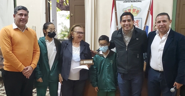 Junta Municipal reconoce a destacados periodistas de Concepción