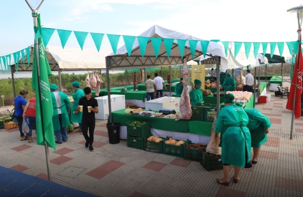 Feria de la Agricultura Familiar Campesina hoy en Hernandarias - La Clave