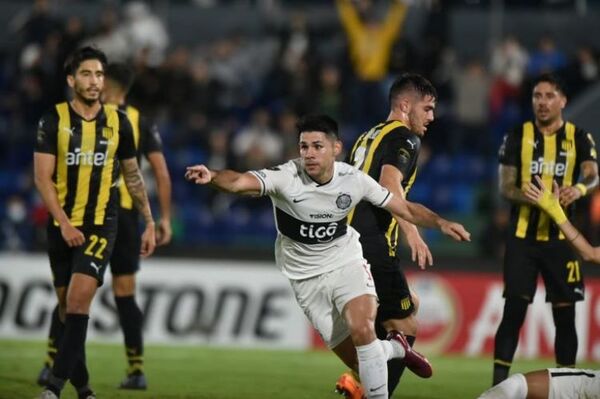 Olimpia derrota a Peñarol y se recupera en el Grupo G