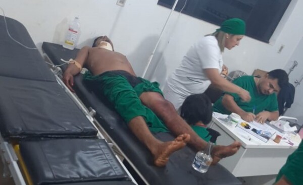 Juego de barajas terminó con un acuchillado y otro herido