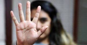 La Nación / Horror: víctima de violación colectiva acudió a comisaría a denunciar y fue violada por oficial que la atendió