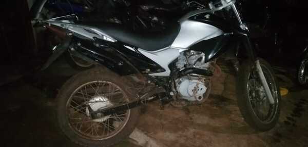 TRAS RÁPIDA REACCIÓN POLICIAL RECUPERAN MOTOCICLETA DE DOCENTE