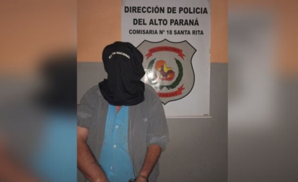 Atropelló valla de seguridad y embistió a un agente del GEO