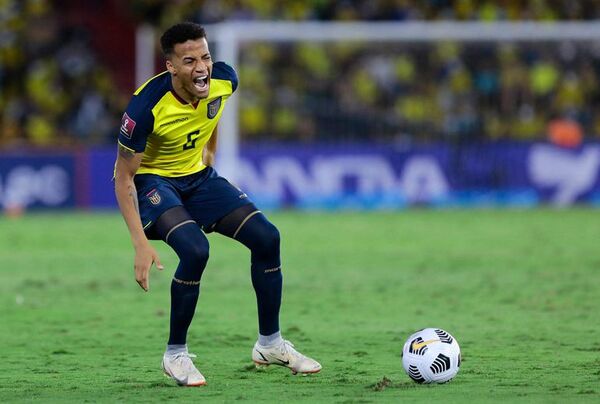 Chile denuncia ante la FIFA a Ecuador por falsa nacionalidad del jugador Byron Castillo - Fútbol - ABC Color