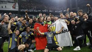 Feyenoord regresa a una final europea veinte años después