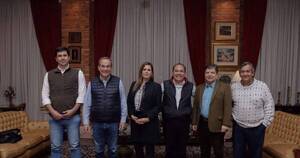 La Nación / Villarejo celebra el diálogo y acercamiento entre precandidatos presidenciales