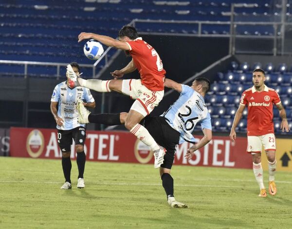 Guaireña se planta al Inter de Porto Alegre - Fútbol - ABC Color