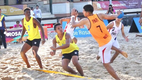 BUENA PRESENTACIÓN DE LA ALBIRROJA DE HÁNDBOL BEACH