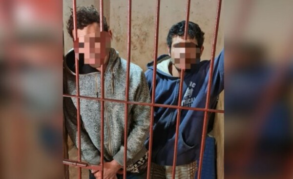 Detienen a dos hombres buscados por intentar huir de la policía