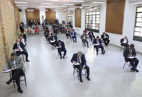 EXAMEN A FUTUROS MAGISTRADOS: APLAZO MASIVO, ESCÁNDALO Y EL PEDIDO DE BAJAR LA “EXIGENCIA”
