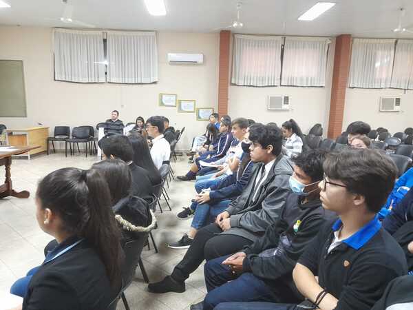 En el CREE eligen a lider estudiantil itapuense