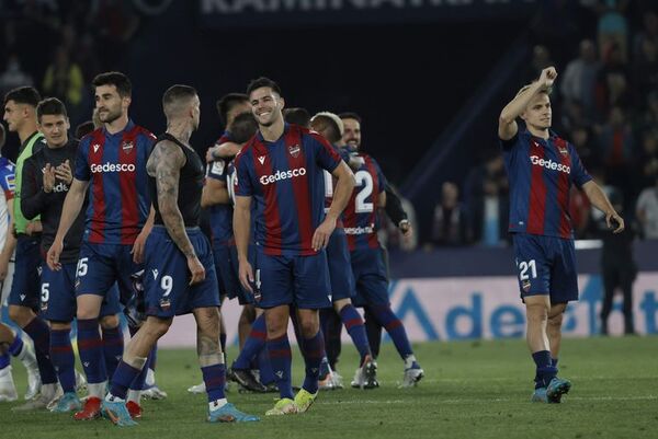 El Levante mantiene el sueño - Fútbol Internacional - ABC Color