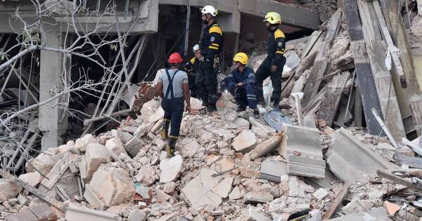 La Nación / Ya son 22 los fallecidos a causa de la explosión en un hotel de La Habana