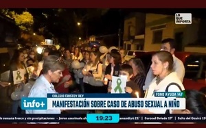 Padres lamentan abuso sexual y realizan protesta simbólica - ADN Digital