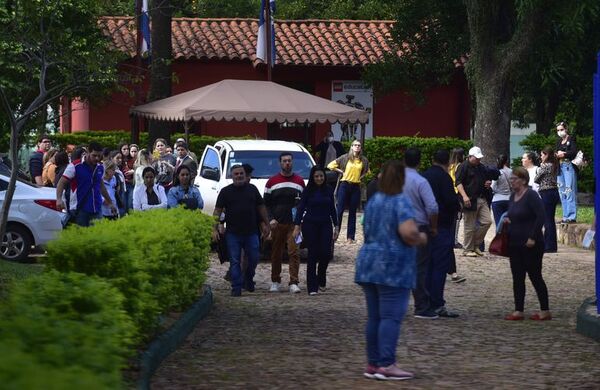 MEC decidirá mañana si intervenir o no el Colegio SEK y lamenta comunicado - Nacionales - ABC Color