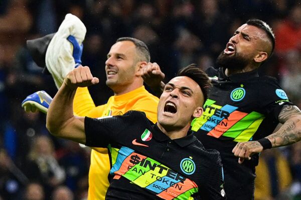 Inter trepó a la cima en Italia - Fútbol - ABC Color