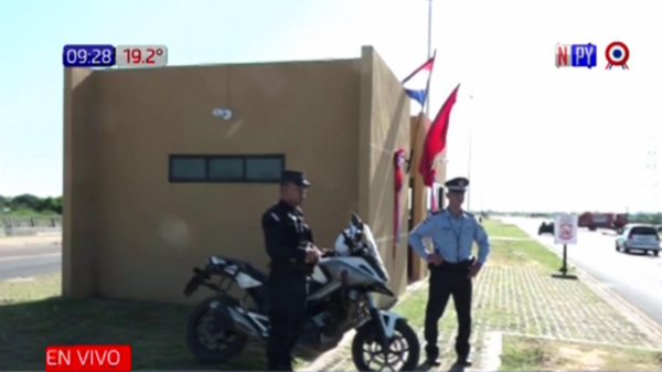 Renuevan caseta policial de costanera zona norte de asunción - PARAGUAYPE.COM