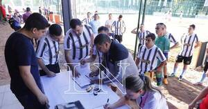 La Nación / Volvió el torneo del Grupo Cartes con una gran integración de sus colaboradores
