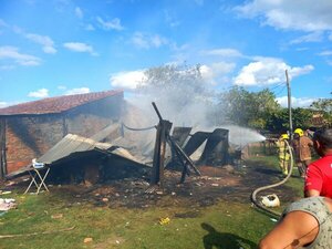 Incendio deja en la calle a una familia del barrio San Francisco