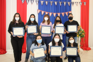 Jóvenes de escasos recursos pueden postular para acceder a 50 becas de inglés