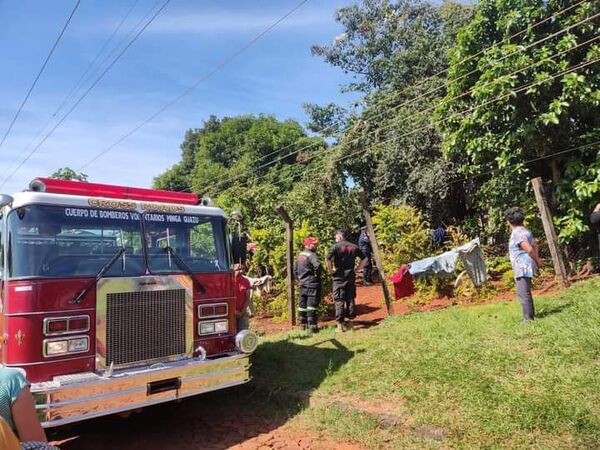 Recibió mortal descarga eléctrica mientras podaba un árbol - ABC en el Este - ABC Color