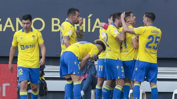 El Cádiz de Santiago Arzamendia respira con una goleada