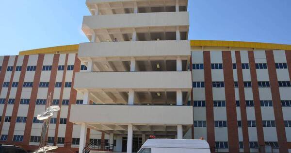 La Nación / Alumnos de la Facultad de Ciencias Médicas se oponen a la reincorporación de médicos sumariados
