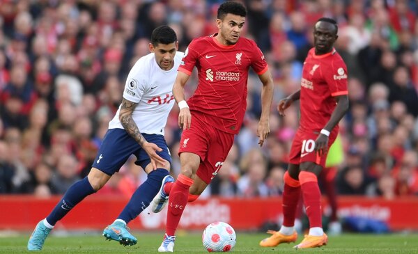 Tottenham frena al Liverpool y la Premier le sonríe al City