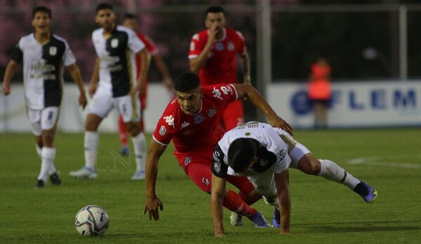 Tacuary y General Caballero firman un pobre empate