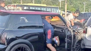 Crónica / Ex ídolo de Cerro sufrió un accidente con su auto