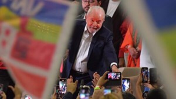 Lula lanzó su candidatura en Brasil y convocó a "restaurar la soberanía"