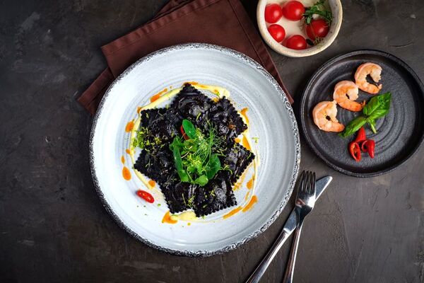 Ravioles negros, un plato de lujo con ingredientes exquisitos - Gastronomía - ABC Color