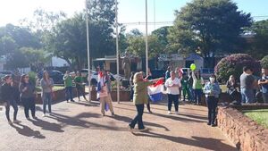 Abuso en colegio de Lambaré: ciudadanos vuelven a movilizarse y piden cárcel para procesadas - Nacionales - ABC Color