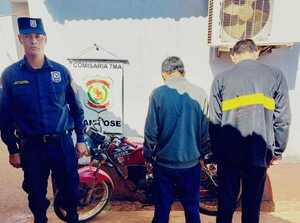 Policías presencian asalto, persiguen y atrapan a motochorros - La Clave