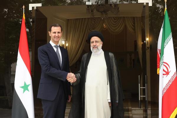 Irán y Siria llaman a estrechar sus lazos en rara visita de al Asad a Teherán - El Independiente