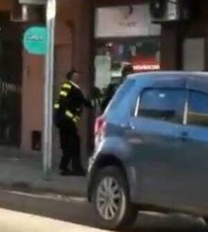 Crónica / [VIDEO] "Zorro" evitó una tragedia en Sanlo