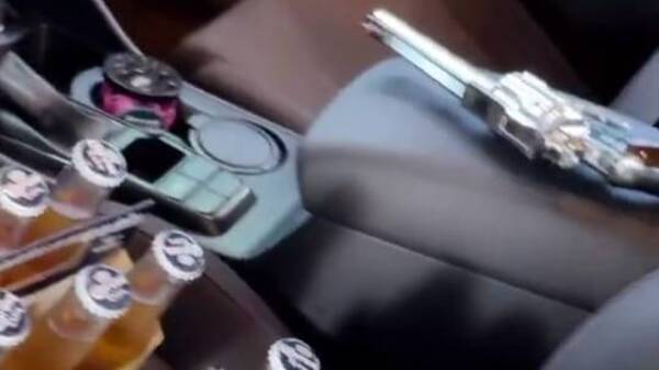 Crónica / Ex pelotero muestra cómo va armado al Chaco, de "marica"