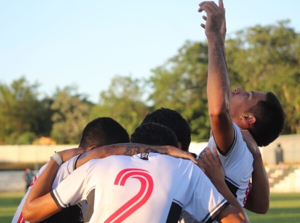 Primera B: dos triunfos en la tarde de dominical - APF