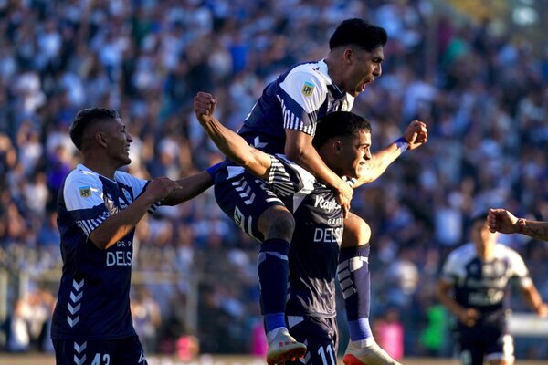 Versus / Doblete y asistencia de Ramón Sosa en el triunfo de Gimnasia - PARAGUAYPE.COM