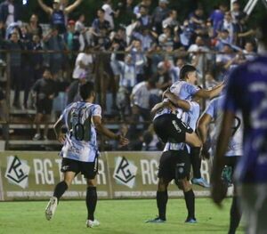 Guaireña vs. Sol de América: Guaireña vuelve a sonreír en el campeonato - Fútbol - ABC Color