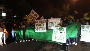 Abuso en Lambaré: docente imputada no fue informada, según abogada - Nacionales - ABC Color