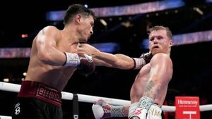 Bivol da la sorpresa y vence a Canelo Álvarez