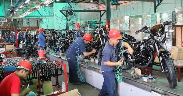 La Nación / Demanda de motos sigue pese a aumento del 20% en el precio