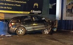 Tres muertos en choque de camioneta en San Lorenzo - Nacionales - ABC Color