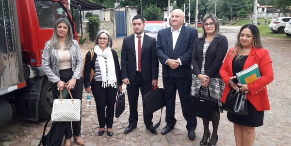 Inicia intervención en colegio de Lambaré por parte del equipo designado por el MEC