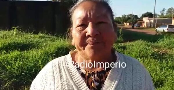 Mujer que tuvo su vivienda incinerada por su ex yerno viene recibiendo donaciones - Radio Imperio