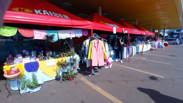 Con ferias, mujeres emprendedoras buscan salir adelante en Alto Paraná - La Clave
