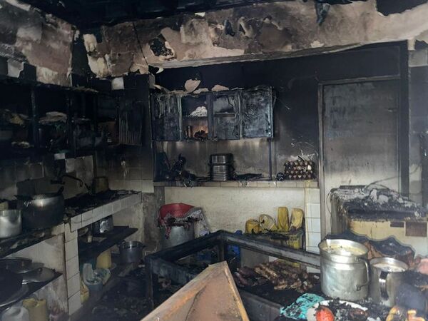 Incendio en Comando en Jefe: no hay víctimas, pero la cocina quedó destrozada - Nacionales - ABC Color