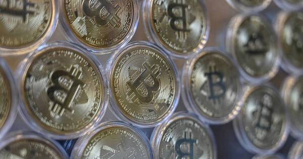 La Nación / El bitcóin se hunde a su nivel mínimo en 9 meses