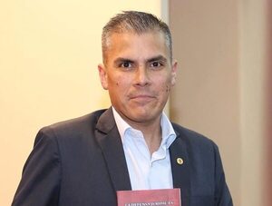 Apoderado de HC: "Mario Abdo es un niño resentido que siempre lo tuvo todo" · Radio Monumental 1080 AM